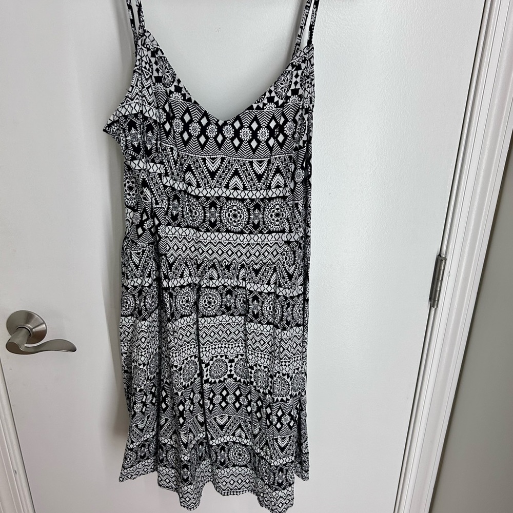 H&M black and white patterned dress